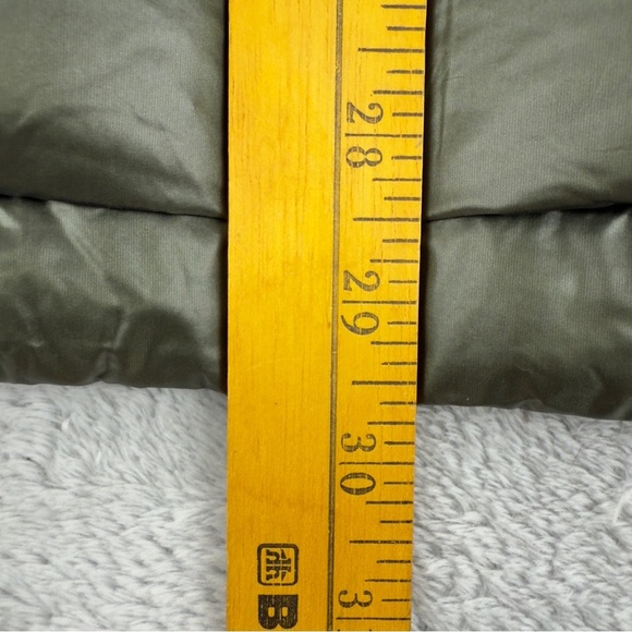 Patagonia NWT Women's Size Small Raven Rocks 75% Down 25% Feathers 28030 - Picture 12 of 13